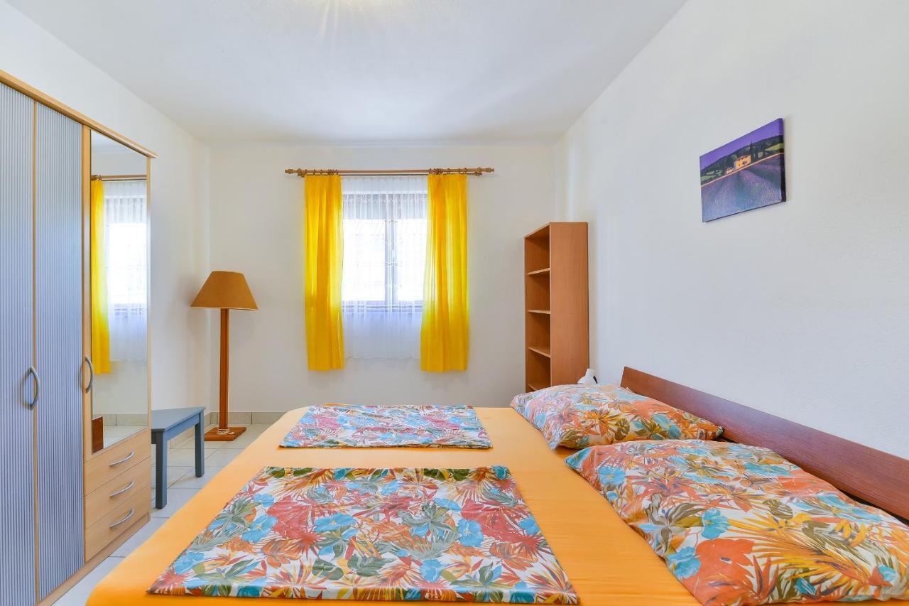 Apartments Gogoljak Vir Exterior foto